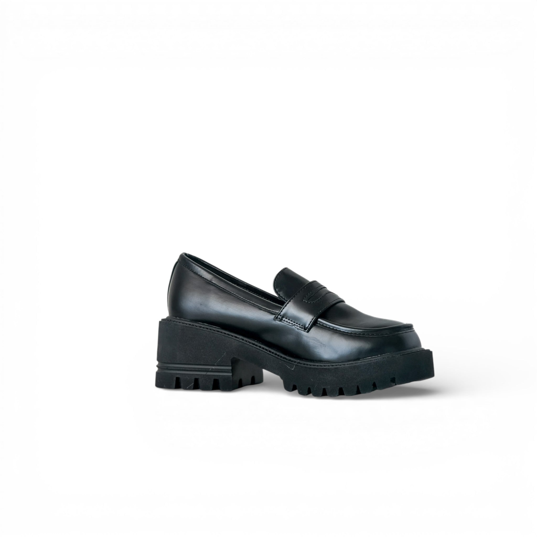 Mocasines negros Zapaelx - detalle de acabado y materiales
