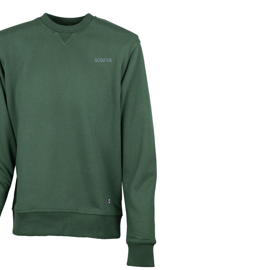 Sudadera Hackney verde militar Scooter Addiction detalle frontal cuello redondo logo SCOOTER bordado
