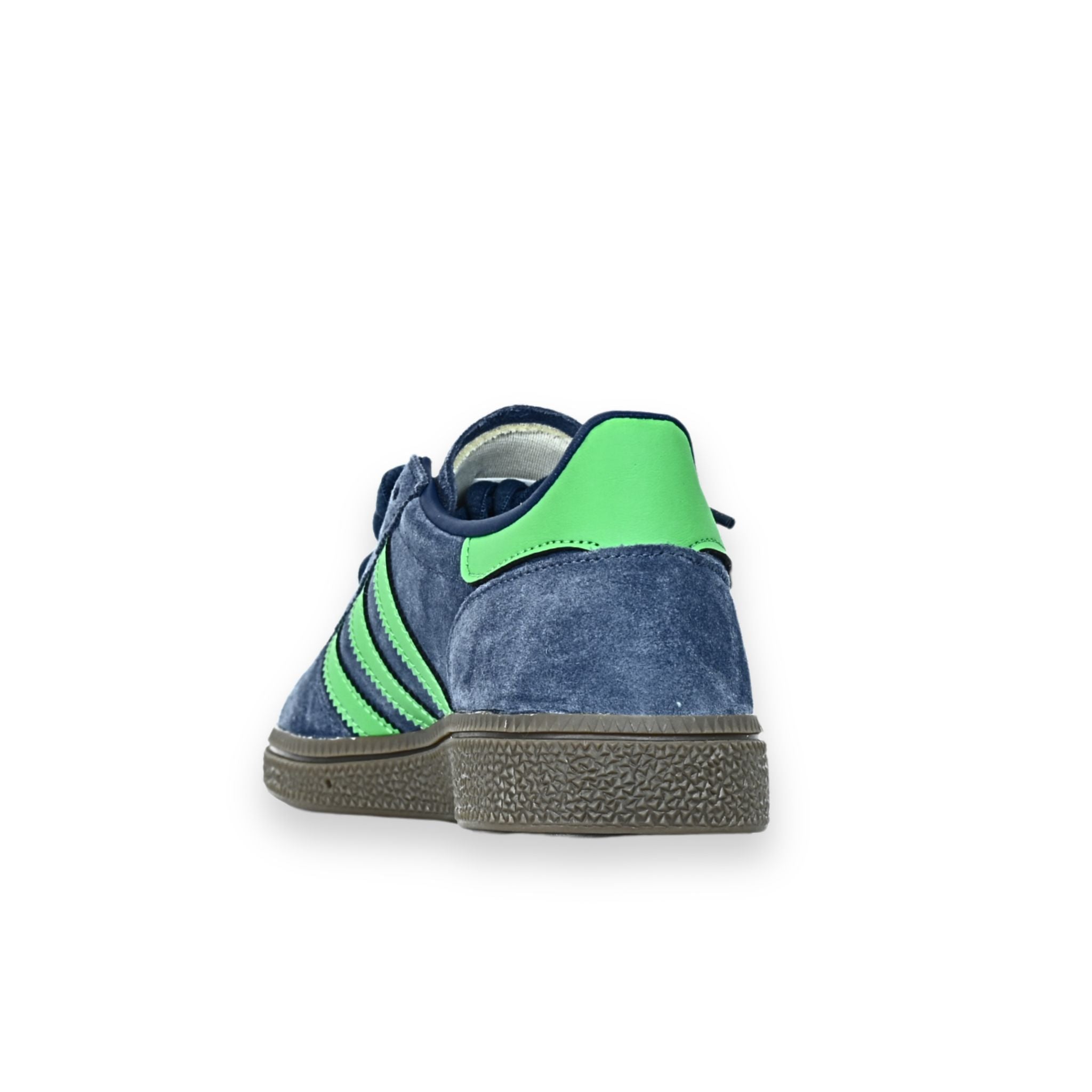 Detalle talón Adidas Handball Spezial JH5437 – refuerzo verde Semi Screaming sobre ante azul Preloved Ink
