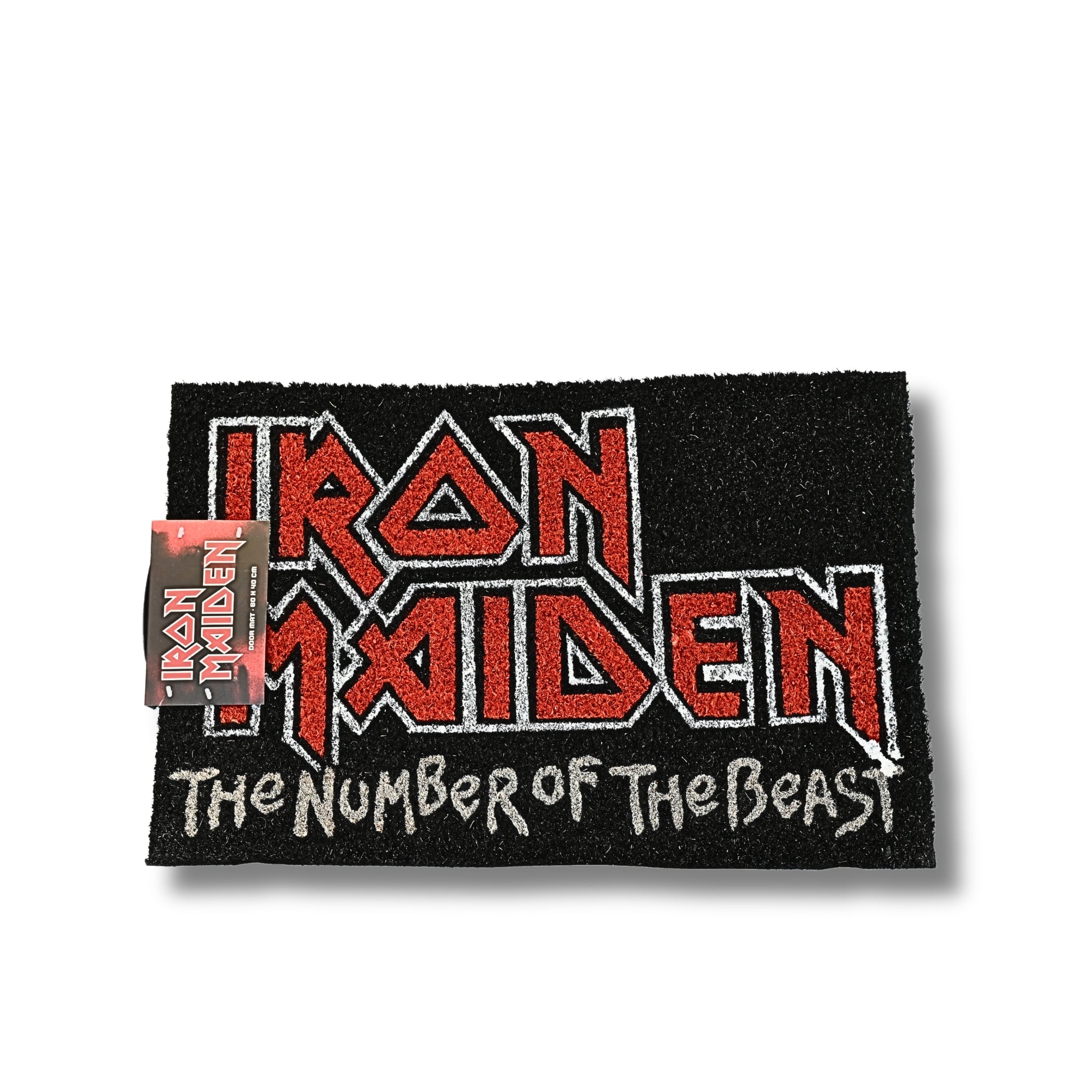 Felpudo Iron Maiden The Number of the Beast vista 3D frontal – logo rojo sobre fondo negro
