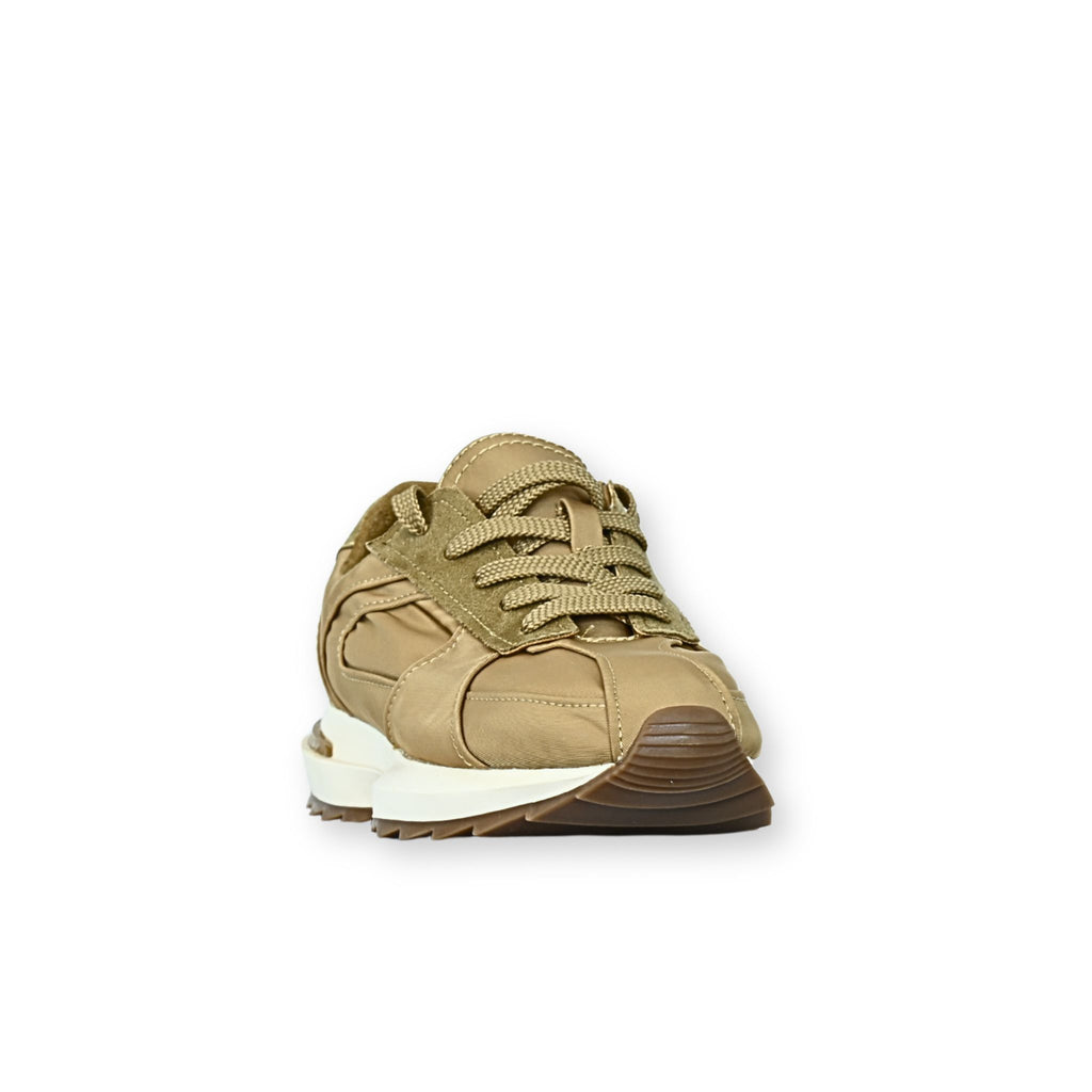 Sneakers Corina M5115 Beige - Vista frontal, cordones trenzados y puntera redondeada
