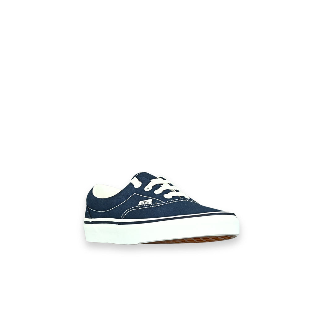 Zapatillas Vans Era lona azul marino (navy) – vista en ángulo frontal, suela waffle blanca visible
